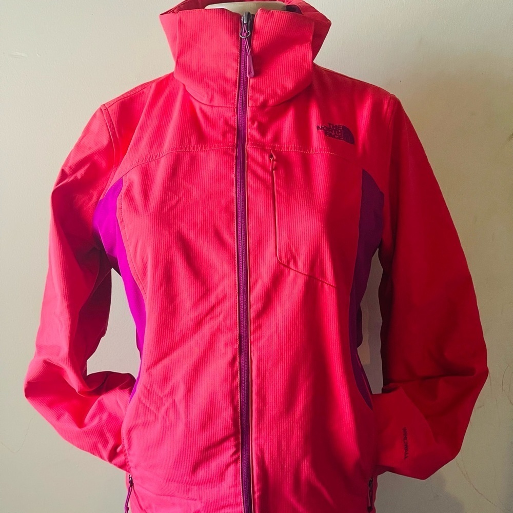 The north face women’s primaloft hooded jacket